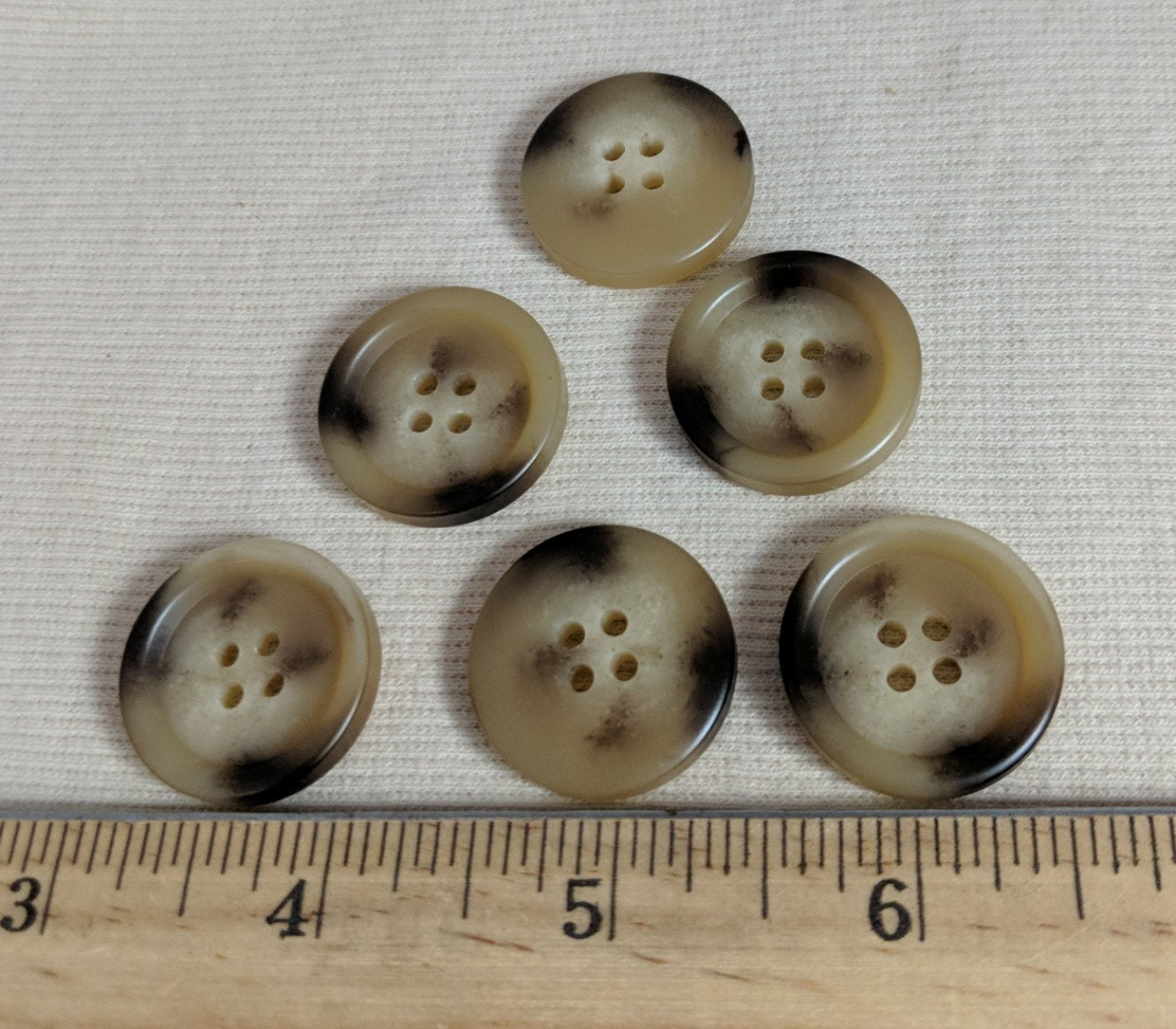 US Butterscotch Brown buttons 4 holes indented center 3/4=19mm lot of 10  B703
