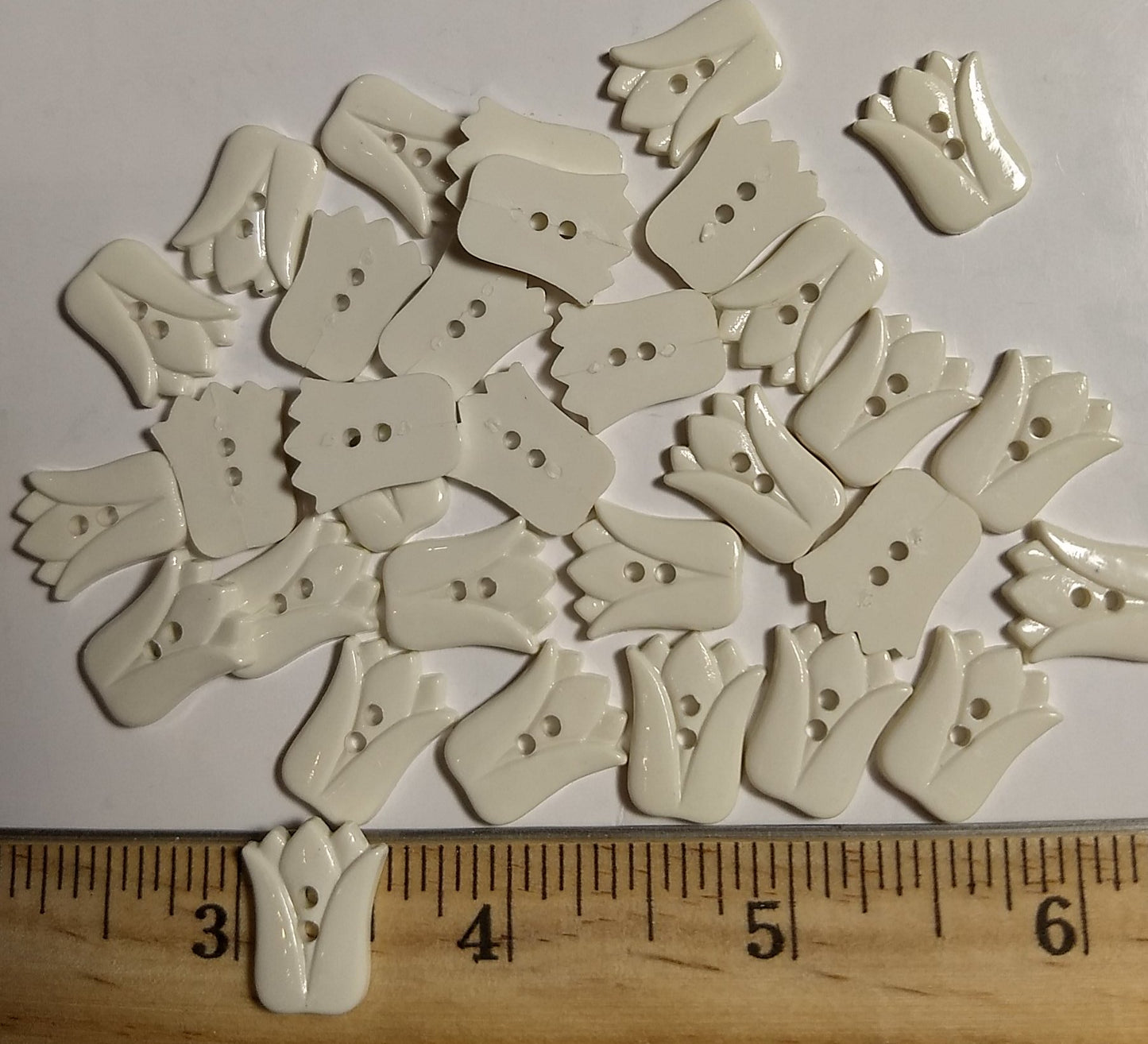 Button #KU323 #2 Hole #Cream #Nylon #Flower #10pc