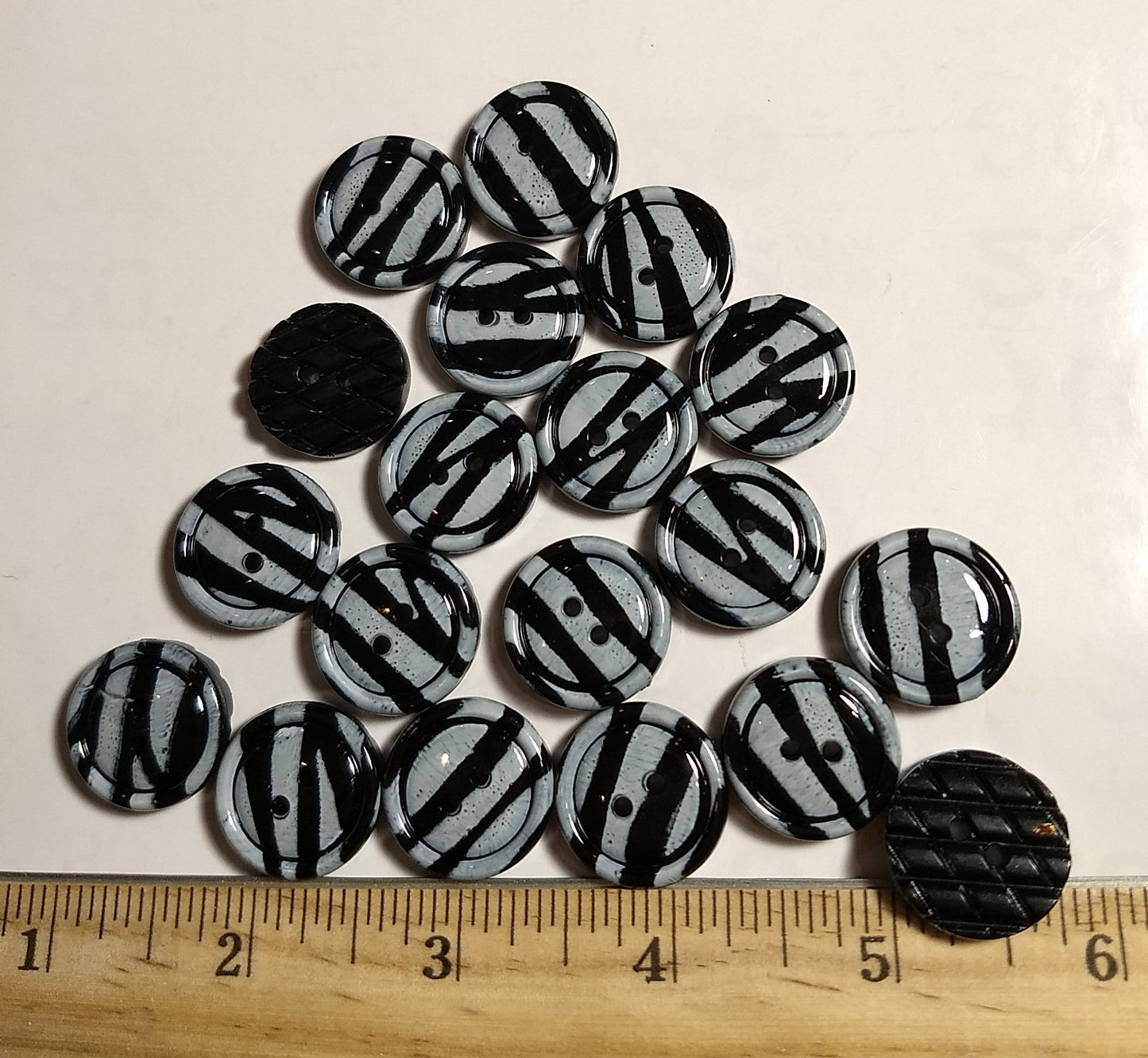 Button #KBM067 #2 Hole #Black #Rim #Polyester #10pc