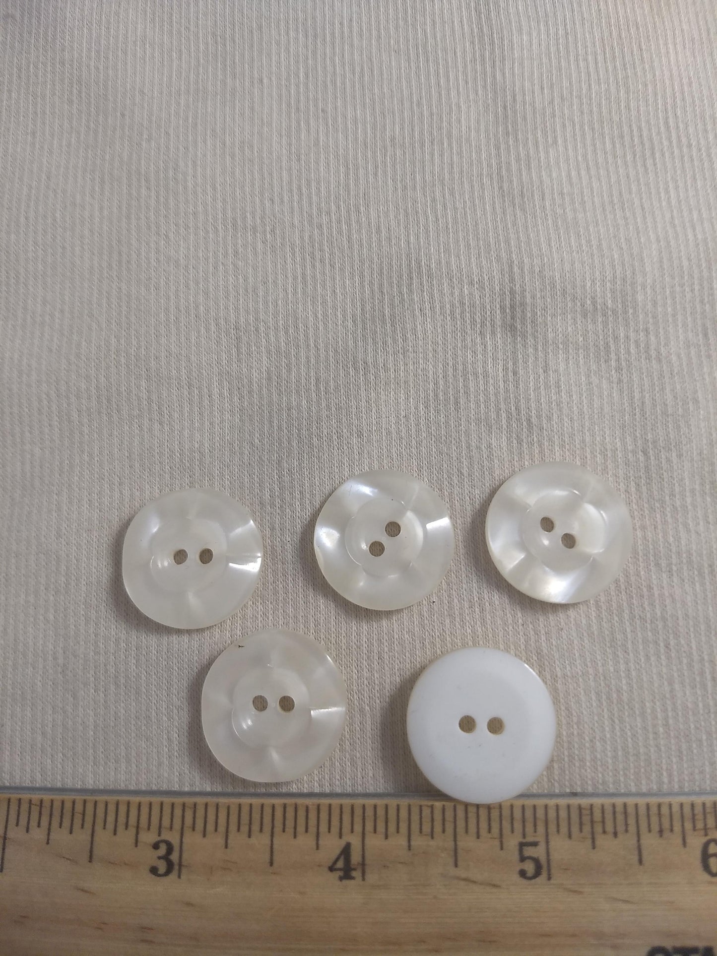 Button #98010 #2-Hole #Cream #10pc