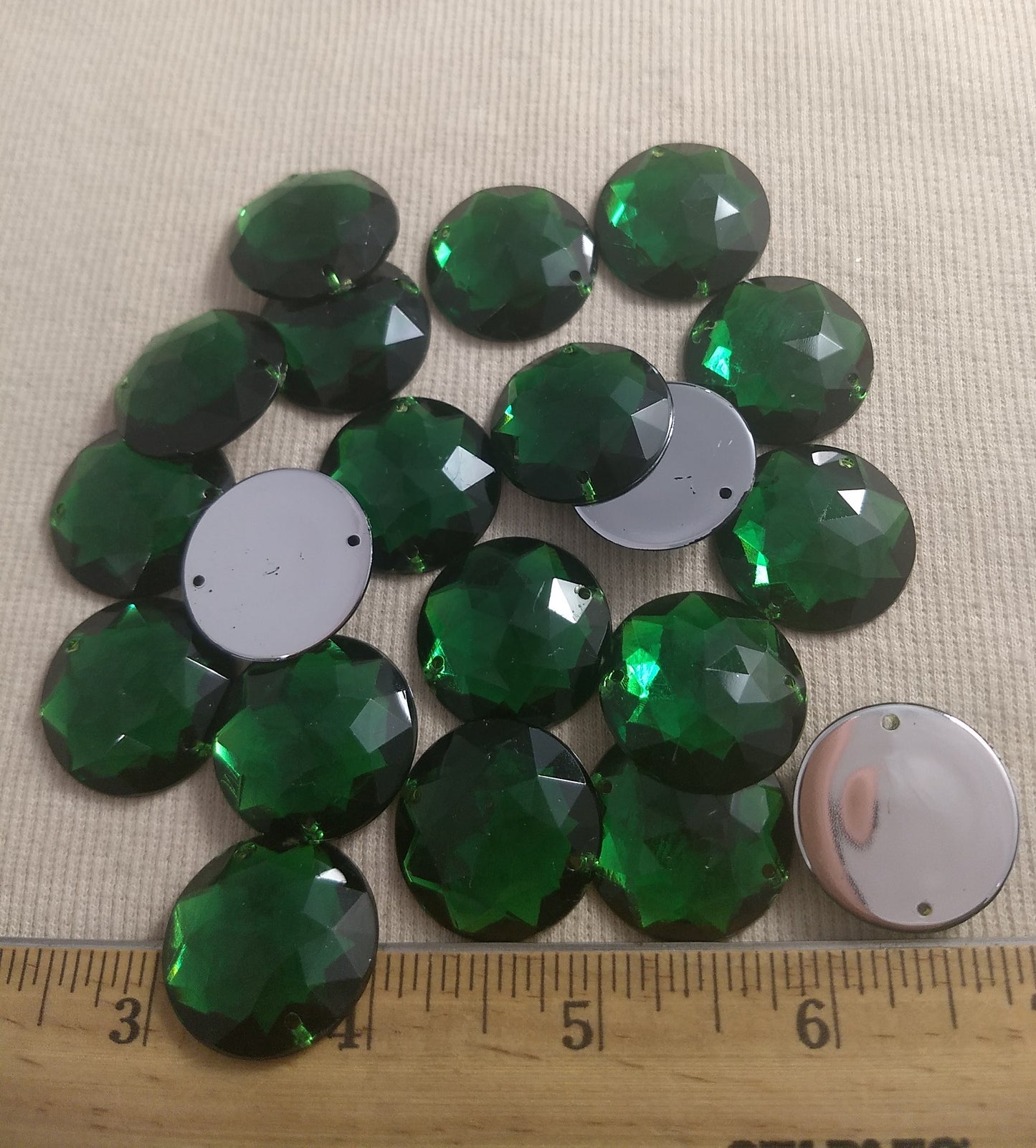 Bead #XFFZ-D25M #2-Hole #22 #Green #Round #Acrylic-Stone #20pc