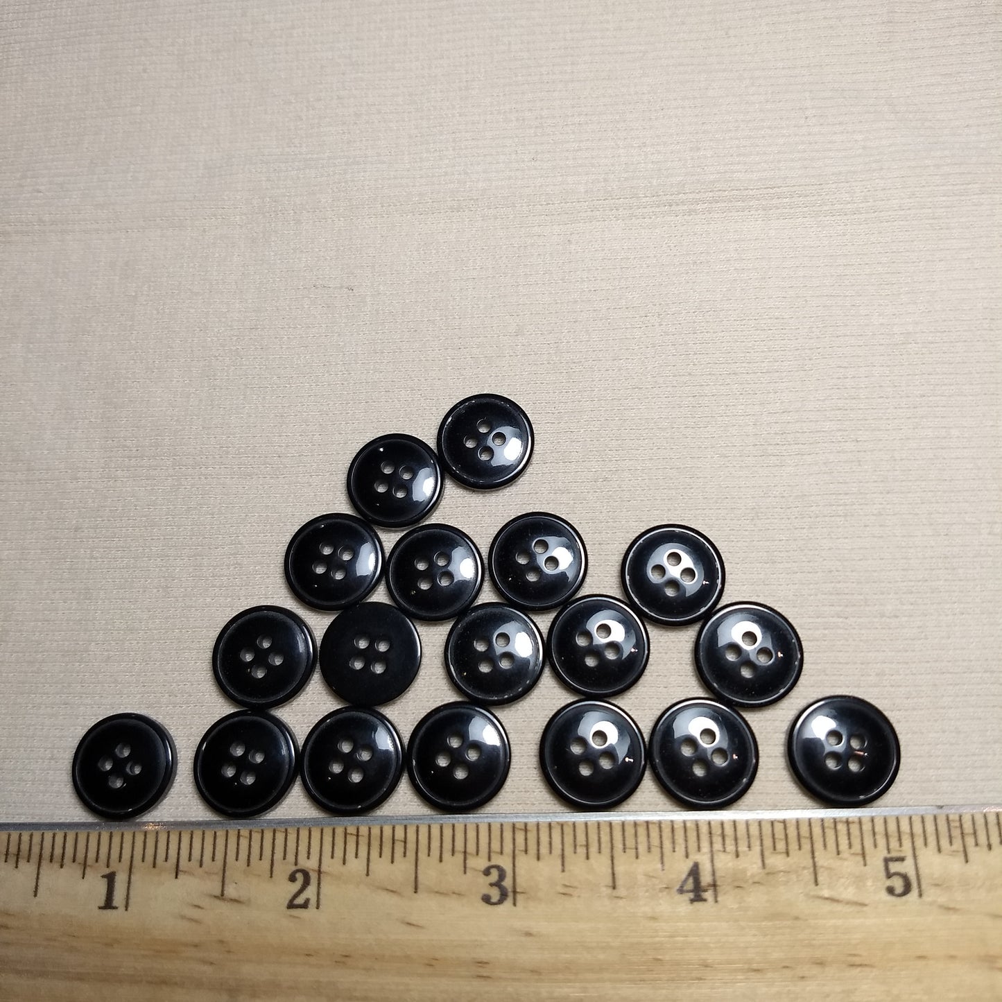 Button #P-Joy #4 Hole #Black #Rim #Basic #Polyester #10pc