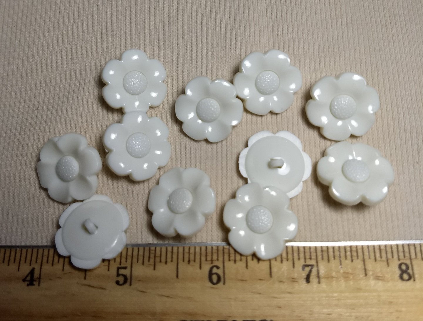 Button #AB1068 #Shank #White #Flower #Children #Polyester #10pc