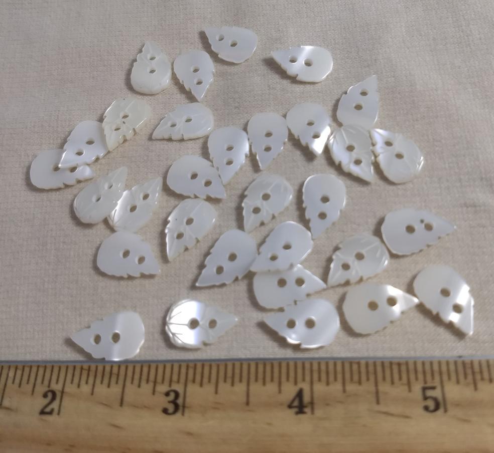 Button #SS08 #2 Hole #White #Leaf #Polyester #10pc