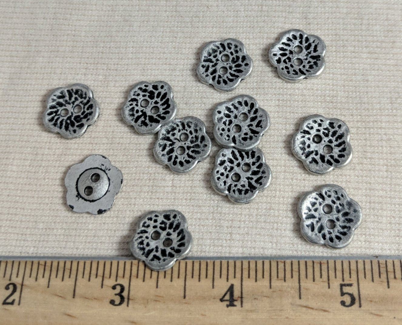 Button #K6028 #2 Hole #Antique-Silver #Flower #Metal #10pc